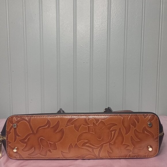 Valentina Embossed Leaf Leather Purse - Picture 4 of 11